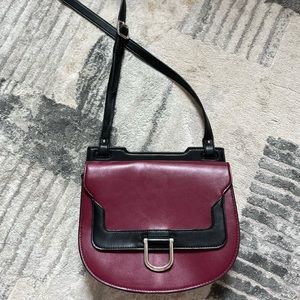 Beautiful black & maroon leather satchel😍